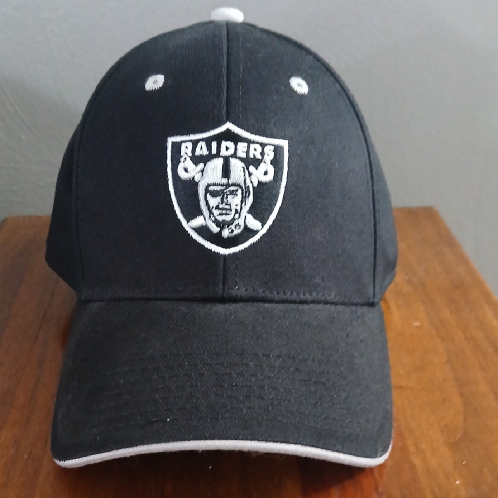 Riders by Lee Black Cap with Raiders Logo